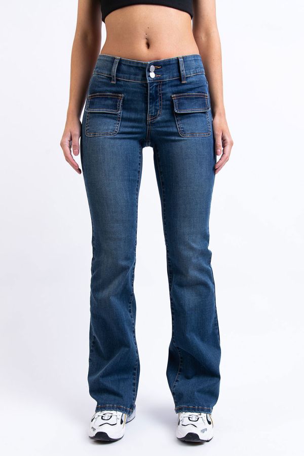 Tief Geschnittene Bootcut Jeans - Chloe Blue